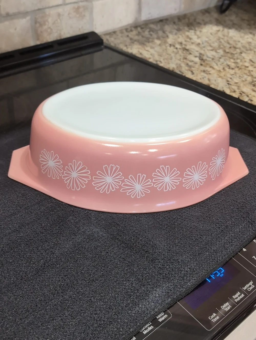 Vintage 1950's PYREX Pink Daisy 045 2 1/2 Quart / 2.5 Qt Oval Casserole with Lid
